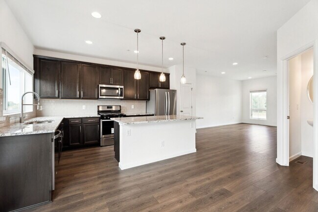 Building Photo - 869 Birdwhistle Ln