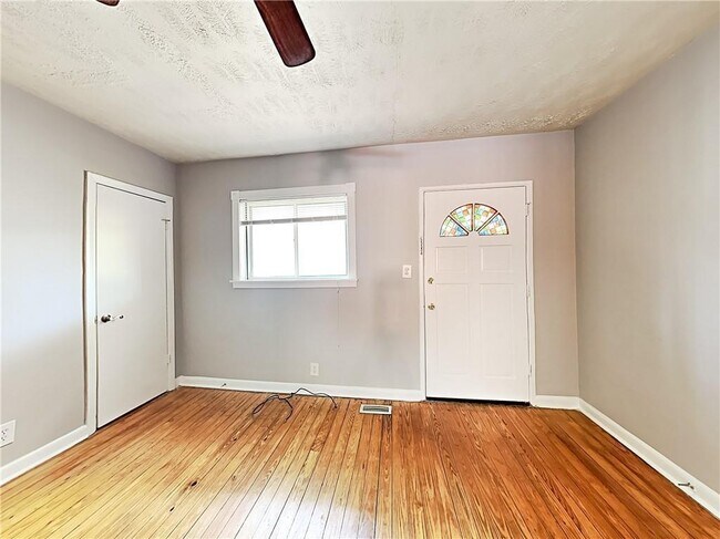 Foto del edificio - 1332 Eubanks Ave