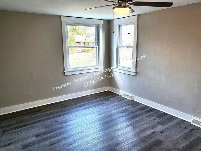Building Photo - 1390 Barclay Hill Rd