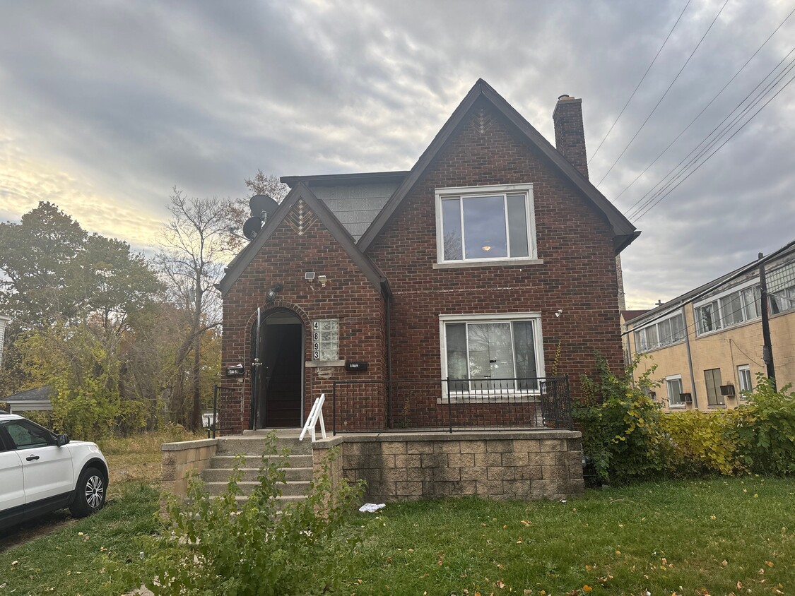 Foto principal - 4714–4716 Devonshire Rd