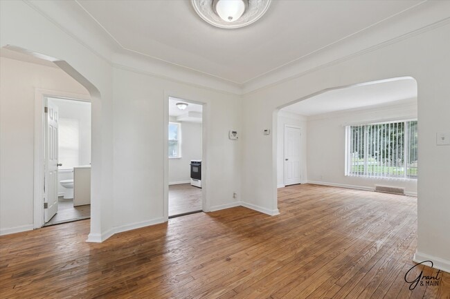 Building Photo - 12200 Cheyenne St