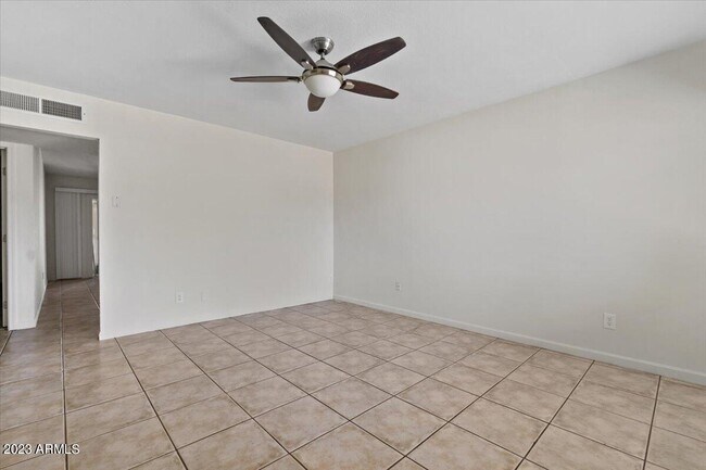 Building Photo - 3038 E Corrine Dr