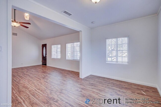 Building Photo - 3 br, 1 bath House - 138 N Eckhoff St, Ora...