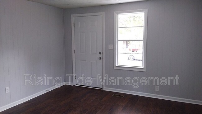 Foto del edificio - 2529 Circle Dr