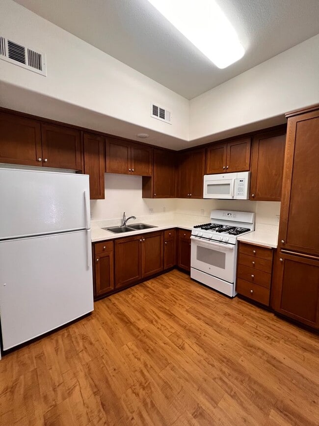 Interior Photo - Villa del Sol Senior Apartments