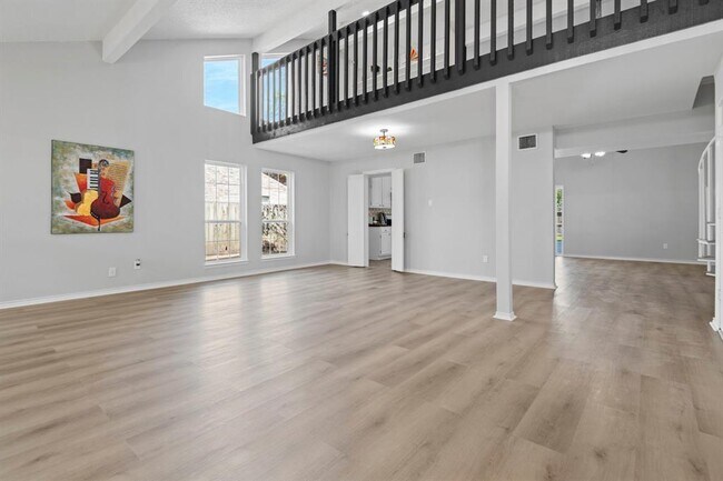 Foto del edificio - 3323 Peachwood Ln