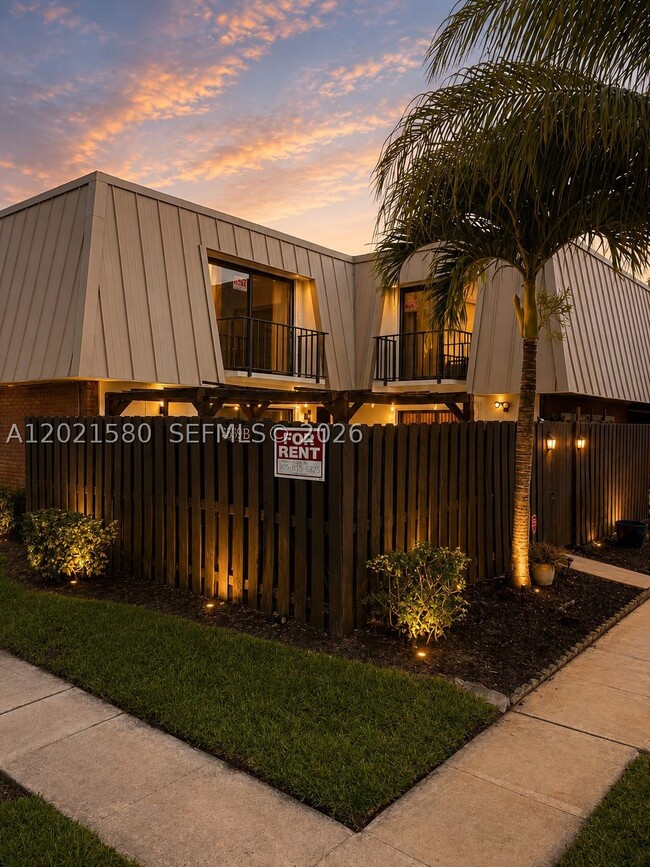 Building Photo - 3359 Gardens E Dr