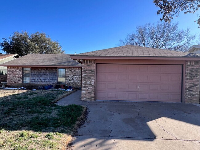 Building Photo - Wow 3 bed 2 bath 2 garage wonderful