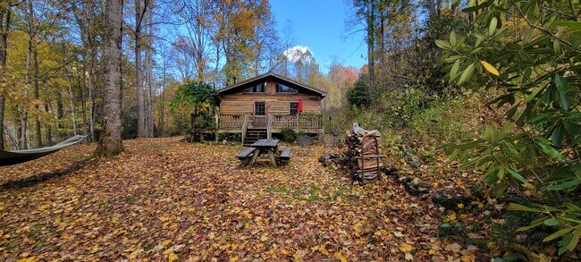 Foto del edificio - 1027 Caldwell Dr
