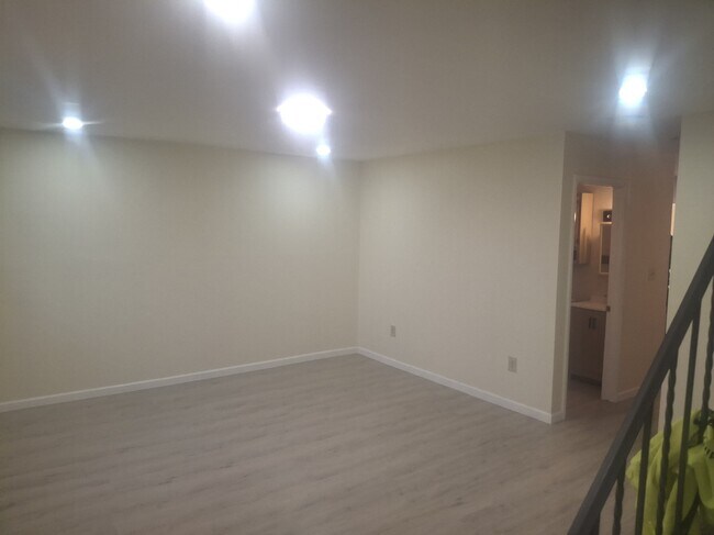 Foto del edificio - 2734 Ronca Blvd