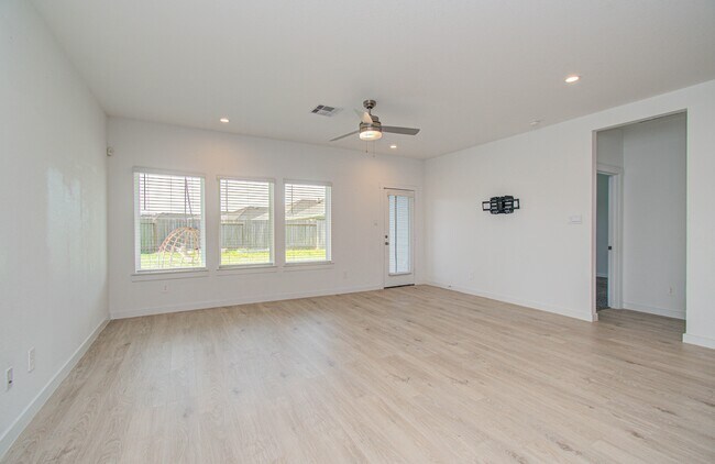 Foto del edificio - 3106 Langley Bnd Ln