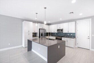 Building Photo - 3748 Lambert Ave