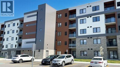 Building Photo - 2550 Sandwich W Pkwy