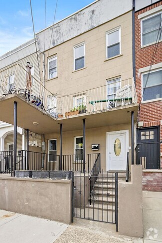 Building Photo - 173 Van Horne St