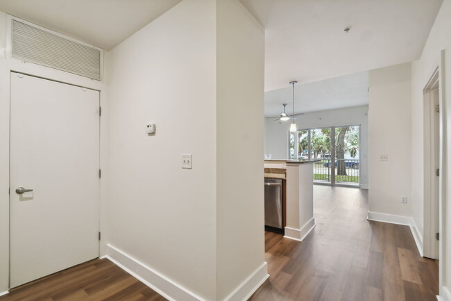 Building Photo - 1501 Doyle Carlton Dr
