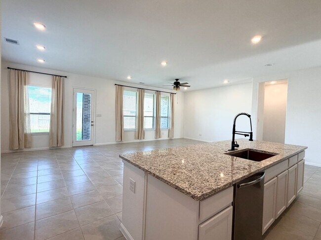 Foto del edificio - 3715 Rock Ledge Dr
