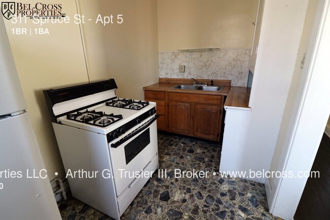 Building Photo - 311 Spruce St