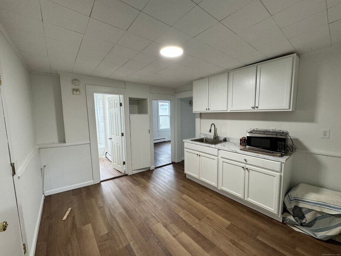 Foto principal - 81 Springdale Ave