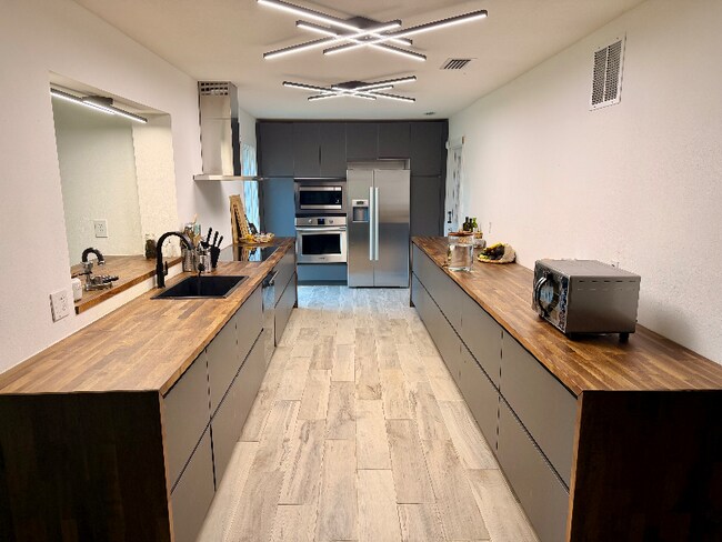 Foto del edificio - 3481 Whitner Way