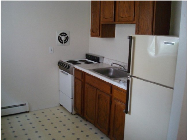 Kitchen - Hillside Apartment