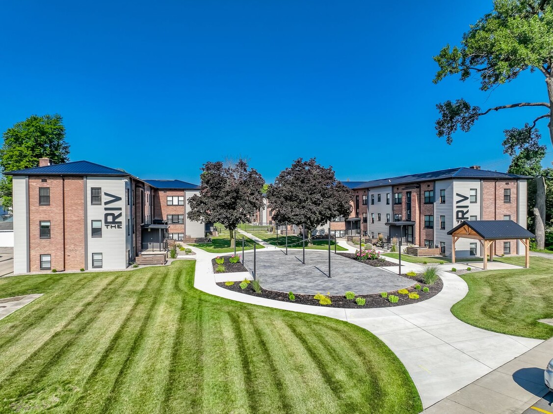 Foto principal - The Riv On The Greenway Apartments