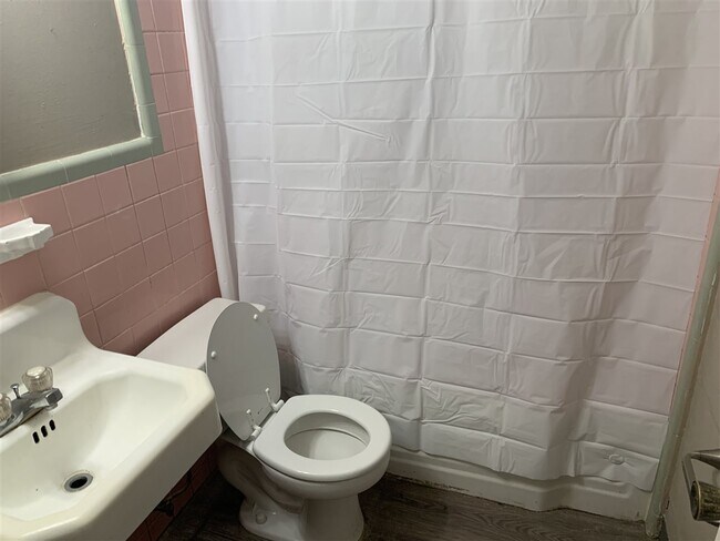 Foto del edificio - 729 E Jefferson St