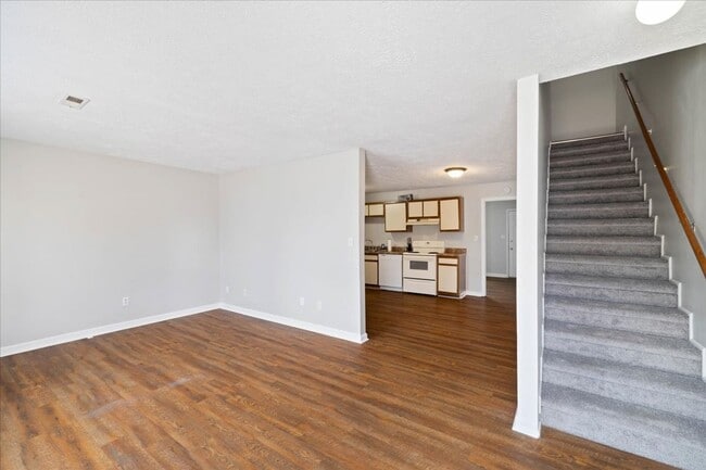 Building Photo - 152 Clover Valley Cir