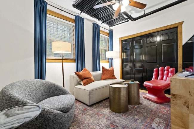 Building Photo - 4407 N Greenview Ave