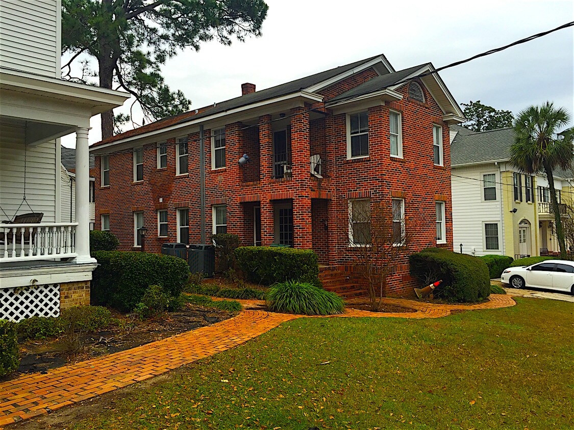 Building 2 - 520 W College Ave