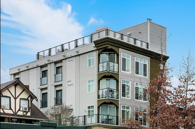 Building Photo - 4031 Aurora Ave N