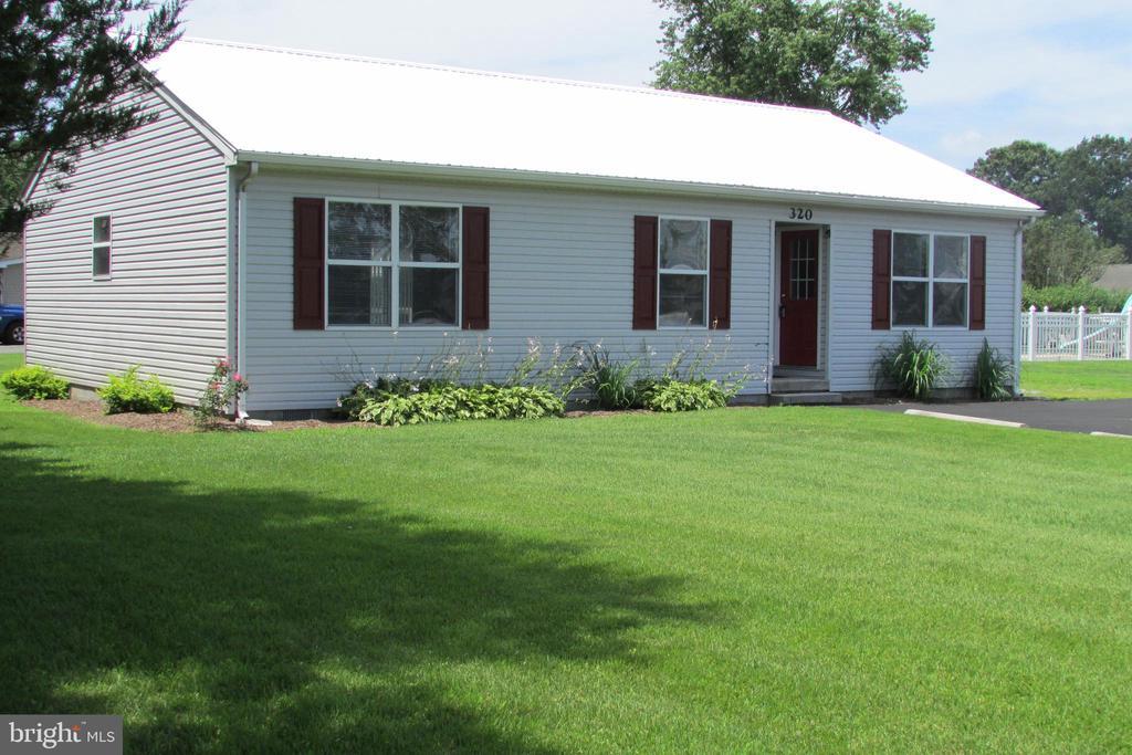 Foto principal - 28580 Dupont Blvd