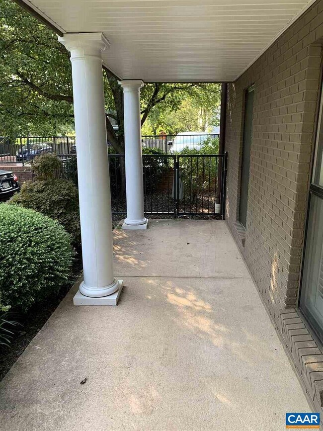 Building Photo - 770 Walker Square