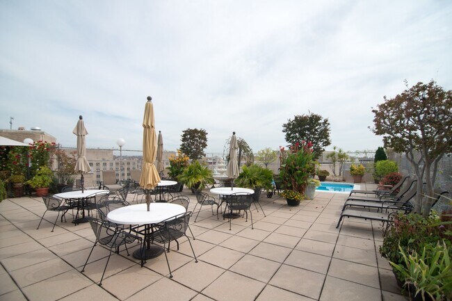 Foto del edificio - 1325 18th St NW