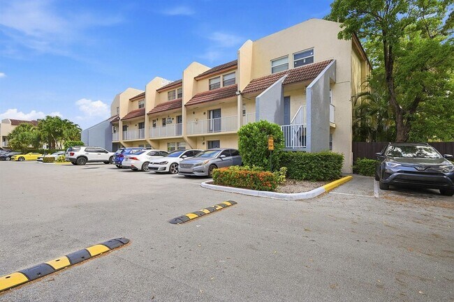 Foto del edificio - 3760 NW 115th Ave