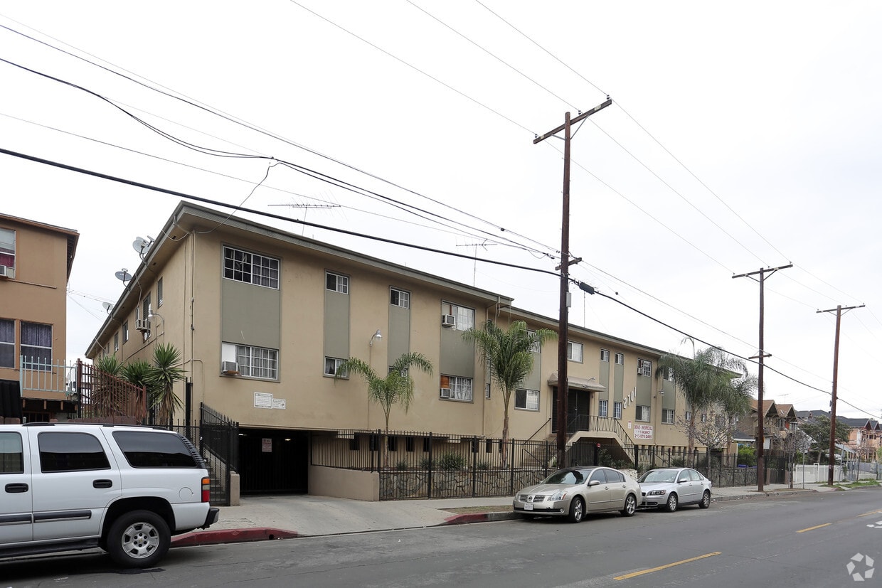 Primary Photo - 2701 San Marino St