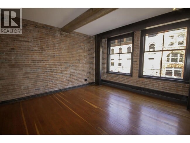 Building Photo - 310 Water St