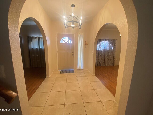 Foto del edificio - 1220 E Campbell Ave