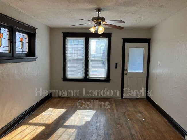 Foto del edificio - 3753-3755-3755 Dunnica Ave