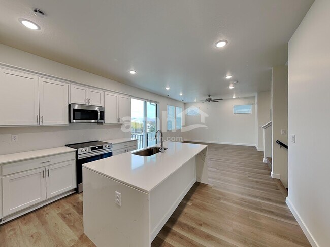 Building Photo - 4692 W Ore Strm Rd