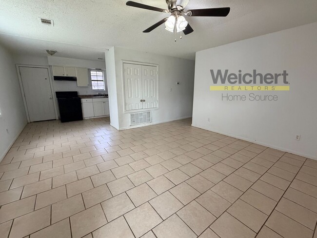 Building Photo - 3 bedroom, 2 bath apartment in Jonesboro