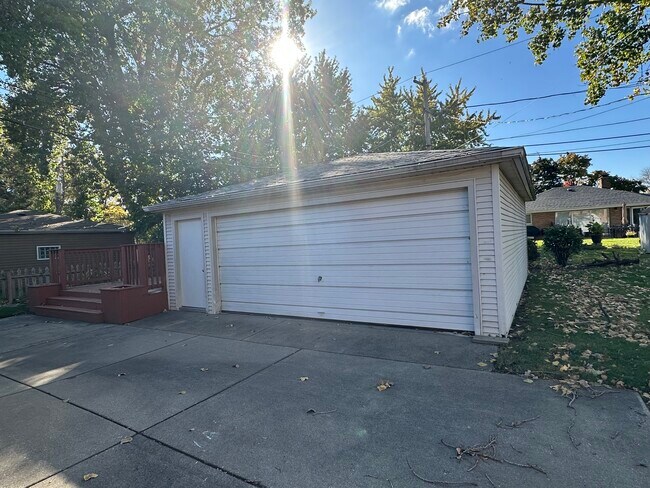 Foto del edificio - 3929 Jarvis Ave