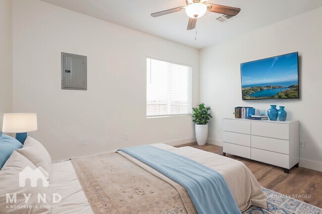 Foto del edificio - 5802 E Bristol Cir