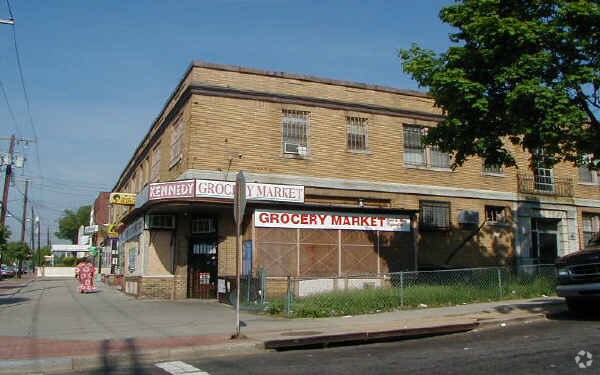 Primary Photo - 701-709 Kennedy St NW