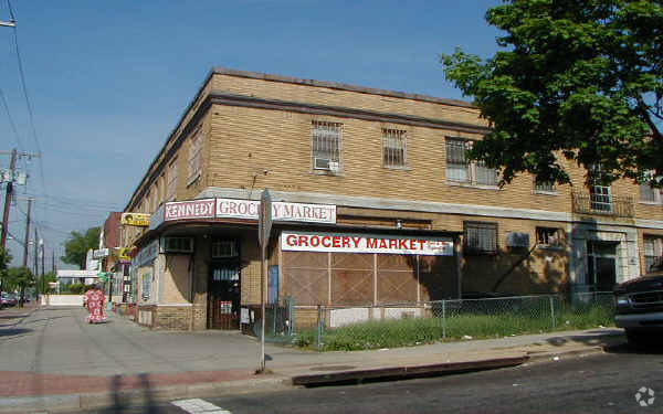 Primary Photo - Carolina Apartments