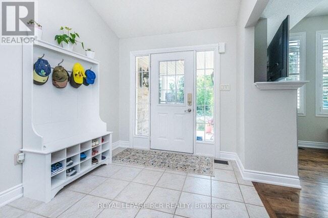 Photo du bâtiment - 285017 County Rd 10