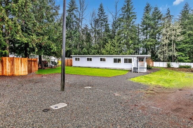 Building Photo - Beautiful Updated Rambler in Bonney Lake!