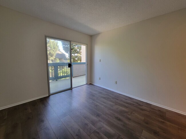 Foto del edificio - Top Floor Penthouse Loft Condo | Fireplace...