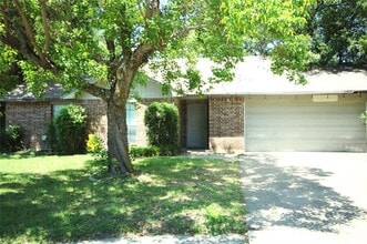 Building Photo - 109 Australia Ct