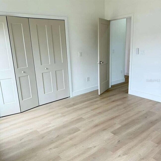 Foto del edificio - 13277 Center Ave