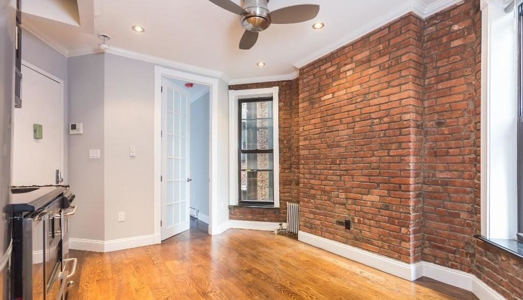 Primary Photo - 6 W 103rd St